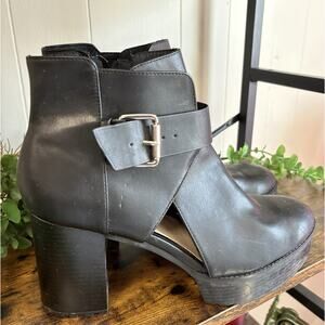 Pull & Bear black block heel buckle booties-10